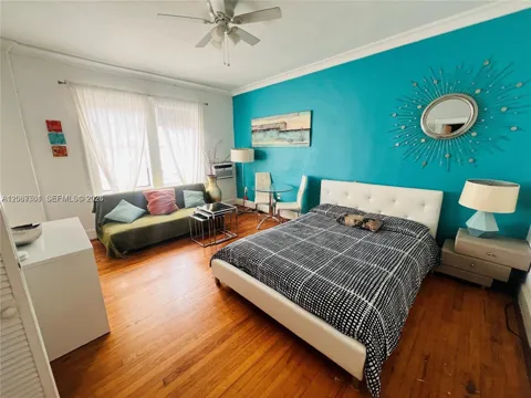 1611 Michigan Ave #24