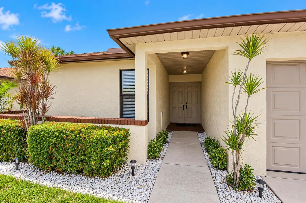 20970 CONCORD GREEN DRIVE #E Boca Raton, FL 33433