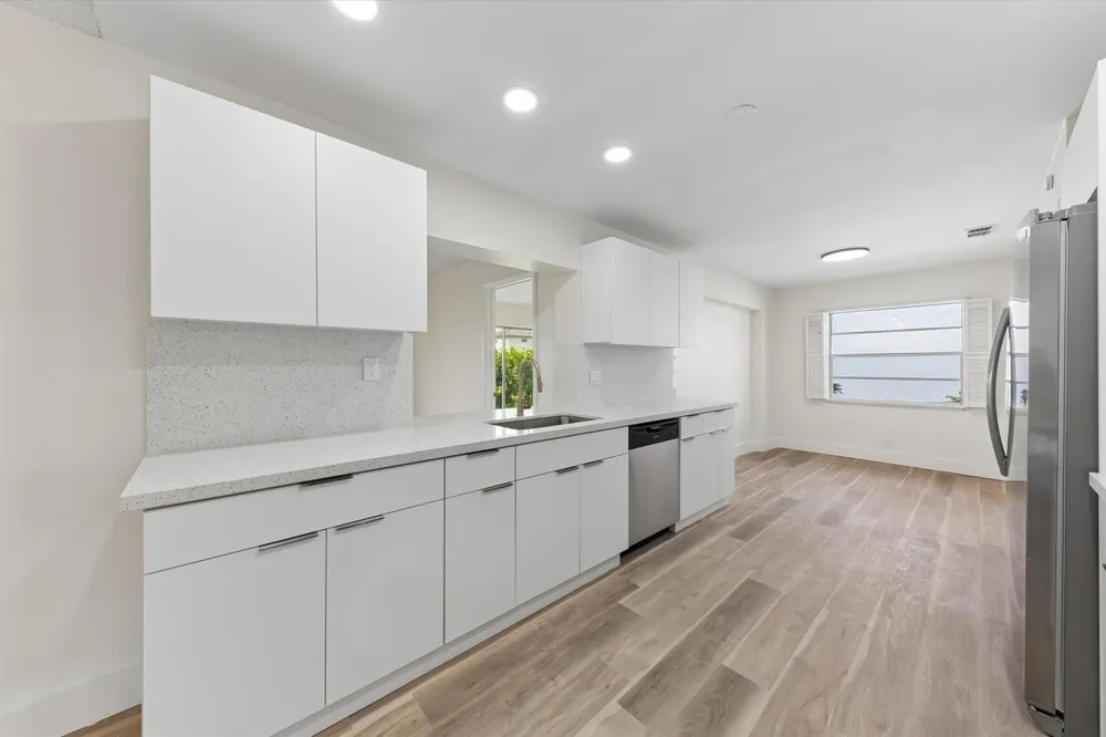 7198 PINE FOREST CIRCLE E Lake Worth, FL 33467
