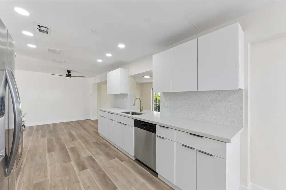 7198 PINE FOREST CIRCLE E Lake Worth, FL 33467