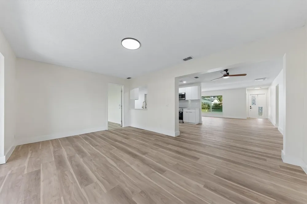 7198 PINE FOREST CIRCLE E Lake Worth, FL 33467
