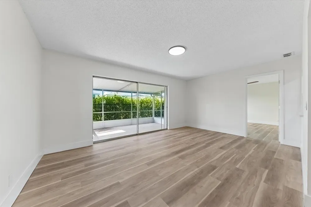 7198 PINE FOREST CIRCLE E Lake Worth, FL 33467
