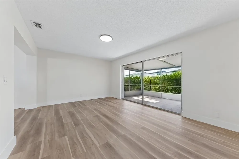 7198 PINE FOREST CIRCLE E Lake Worth, FL 33467