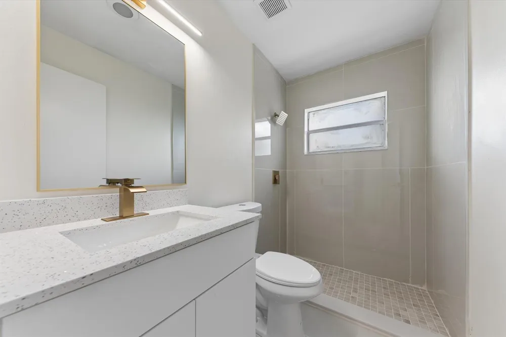 7198 PINE FOREST CIRCLE E Lake Worth, FL 33467