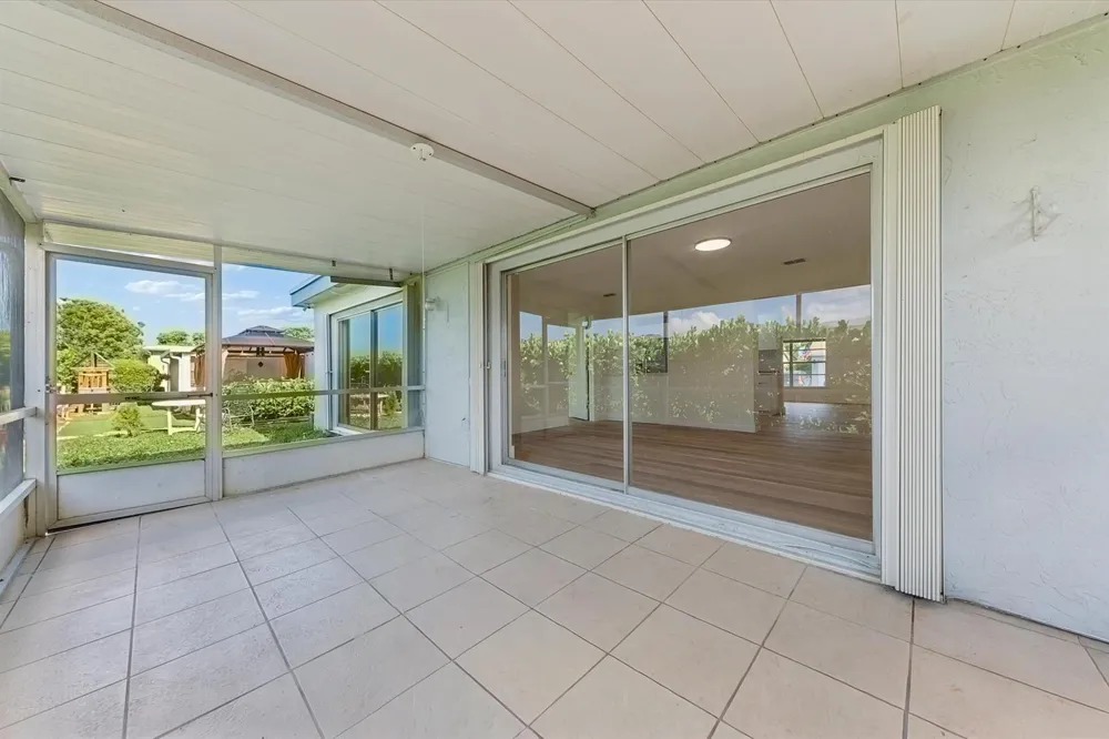 7198 PINE FOREST CIRCLE E Lake Worth, FL 33467