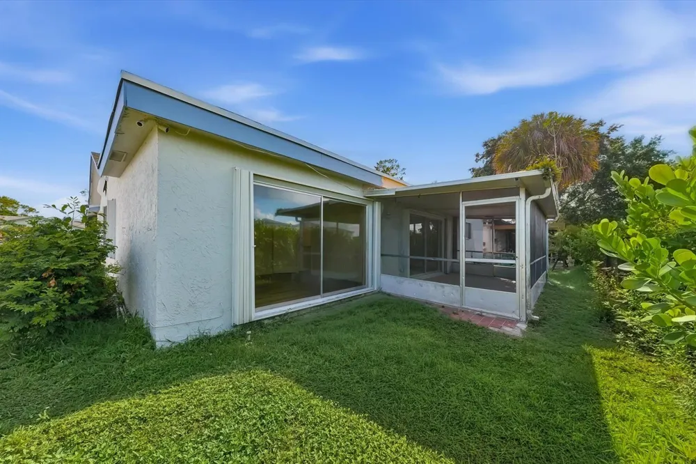 7198 PINE FOREST CIRCLE E Lake Worth, FL 33467
