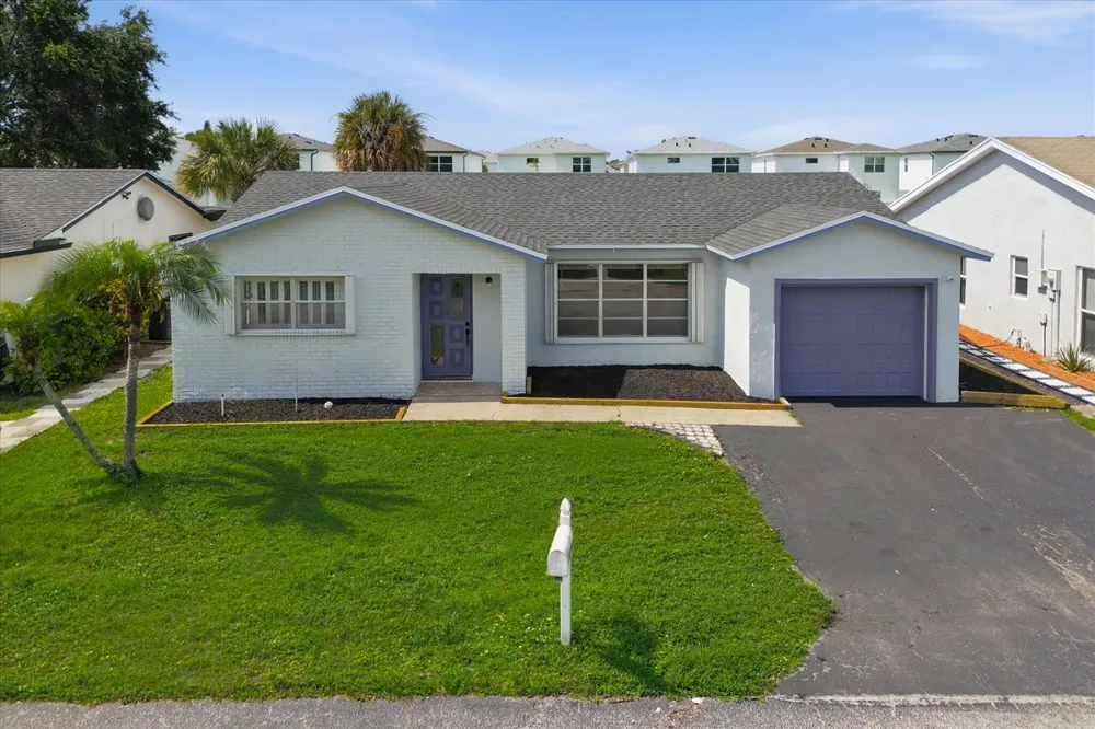 7198 PINE FOREST CIRCLE E Lake Worth, FL 33467