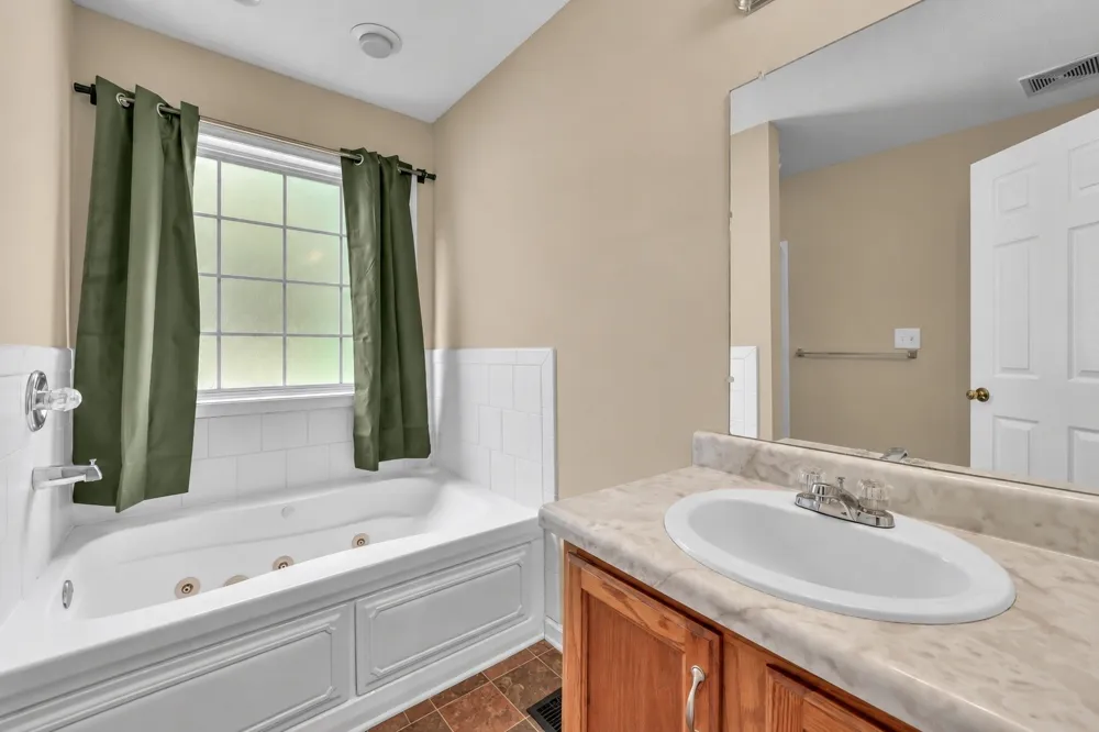 2956 Core Dr Clarksville, TN 37040