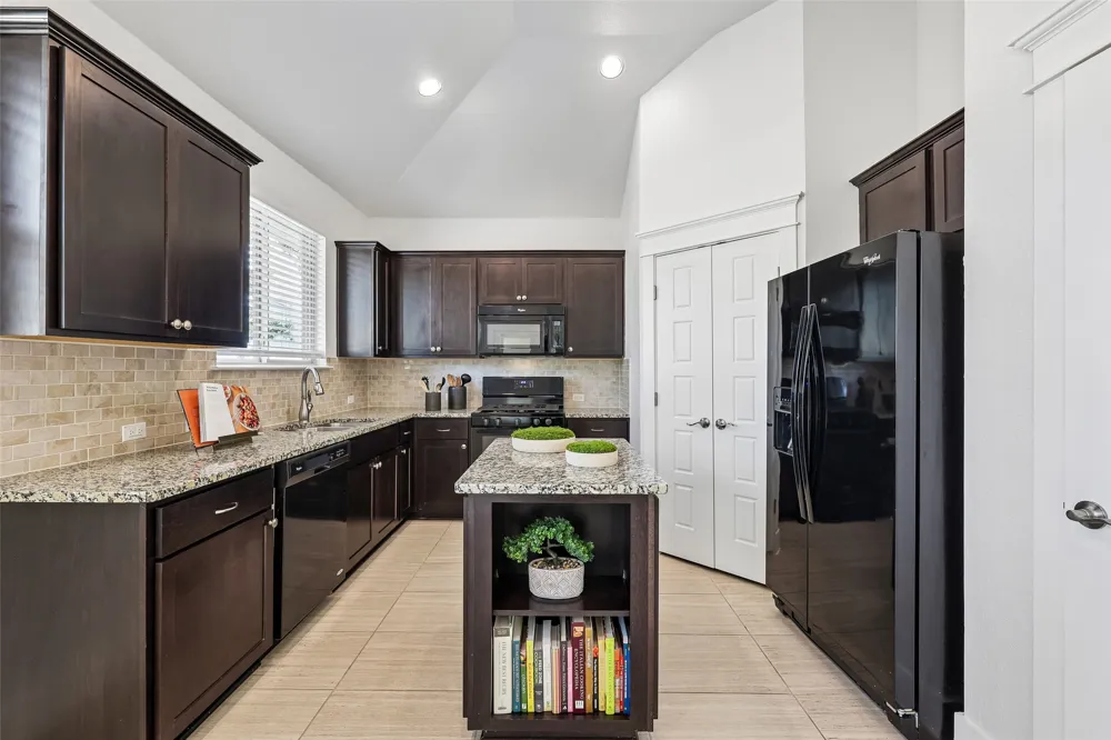 1754 Rowdy Loop Leander, TX 78641
