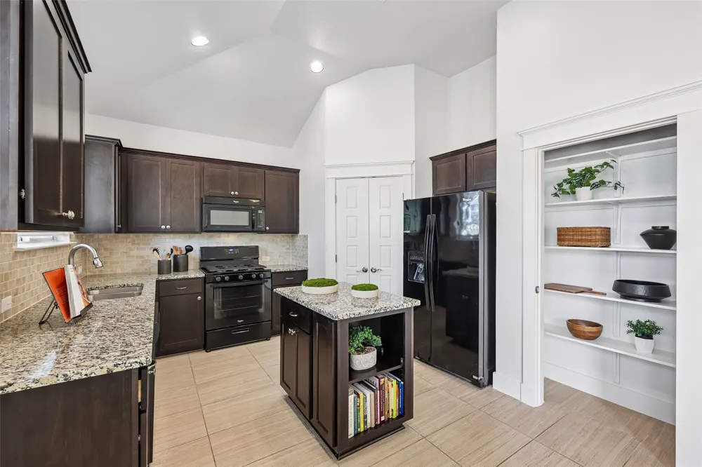1754 Rowdy Loop Leander, TX 78641