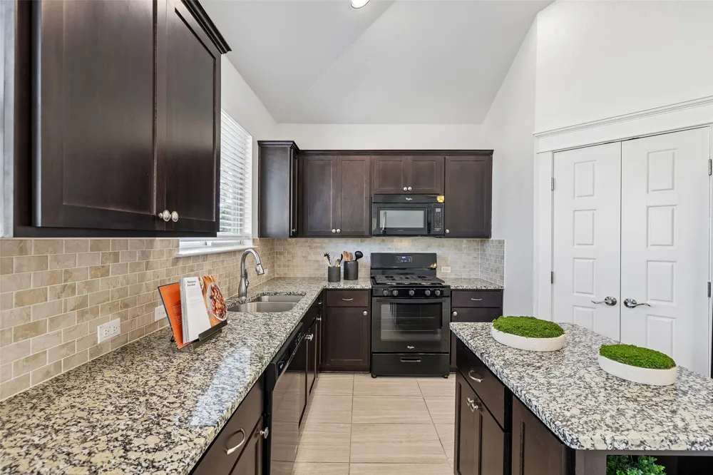 1754 Rowdy Loop Leander, TX 78641