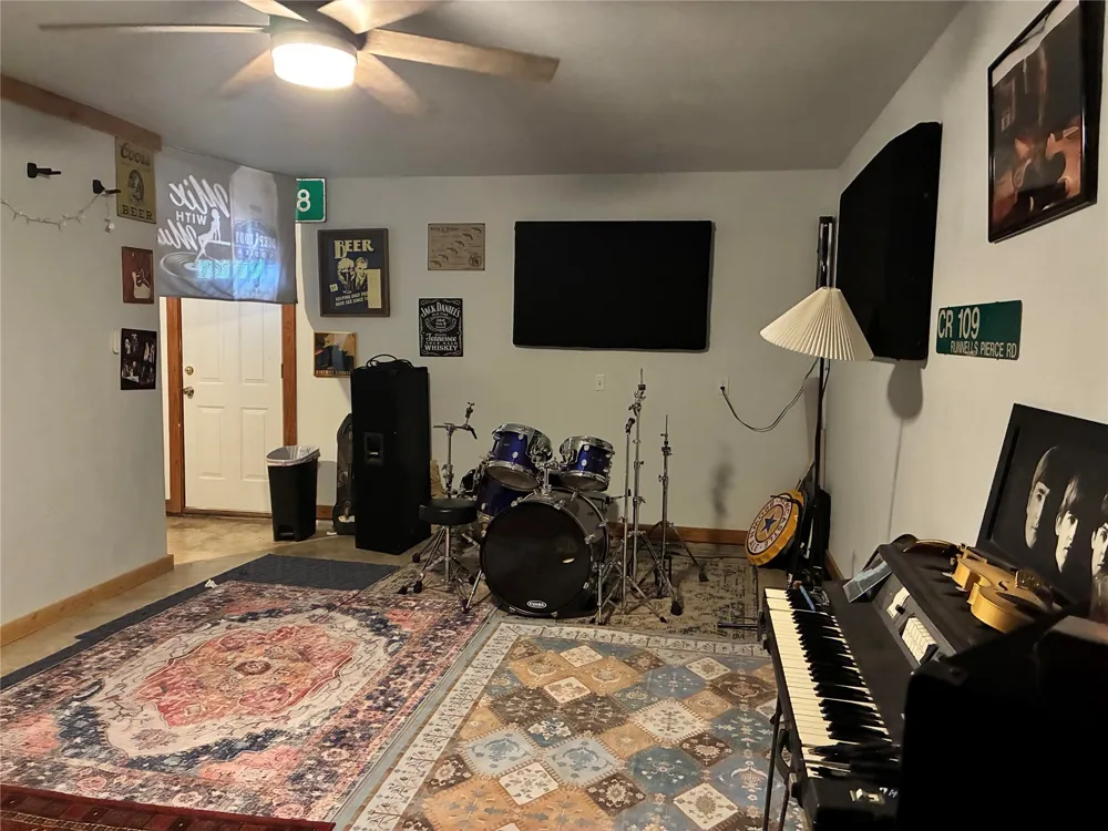 101 River Park Drive Martindale, TX 78655