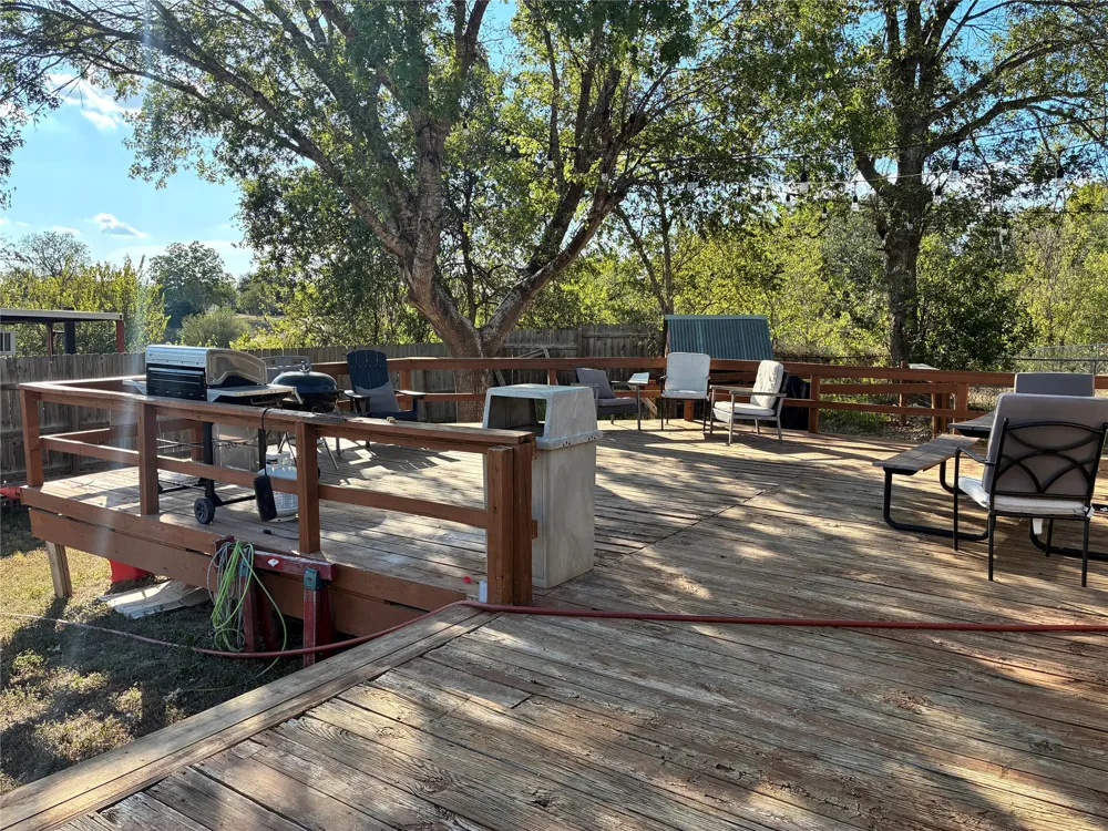 101 River Park Drive Martindale, TX 78655