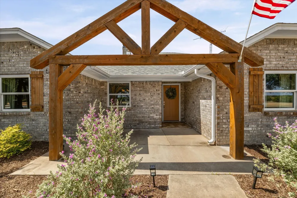 314 Bend Of The Bosque Road China Spring, TX 76633