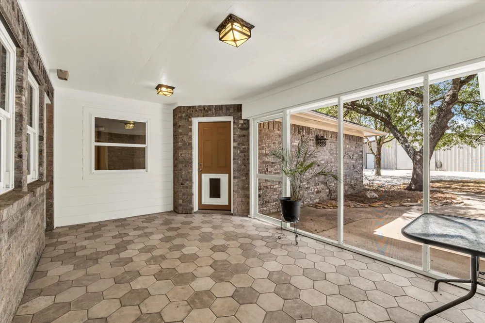 314 Bend Of The Bosque Road China Spring, TX 76633