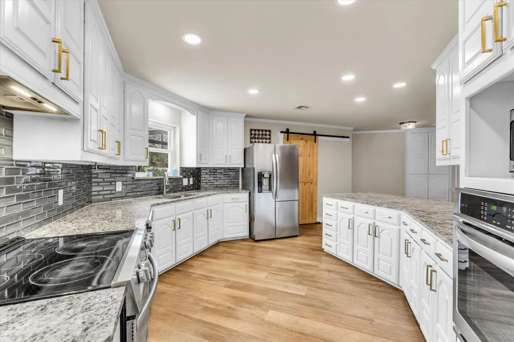 314 Bend Of The Bosque Road China Spring, TX 76633