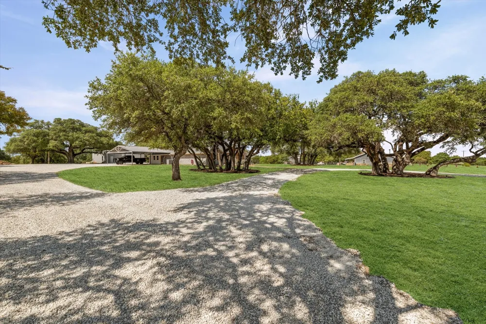 314 Bend Of The Bosque Road China Spring, TX 76633