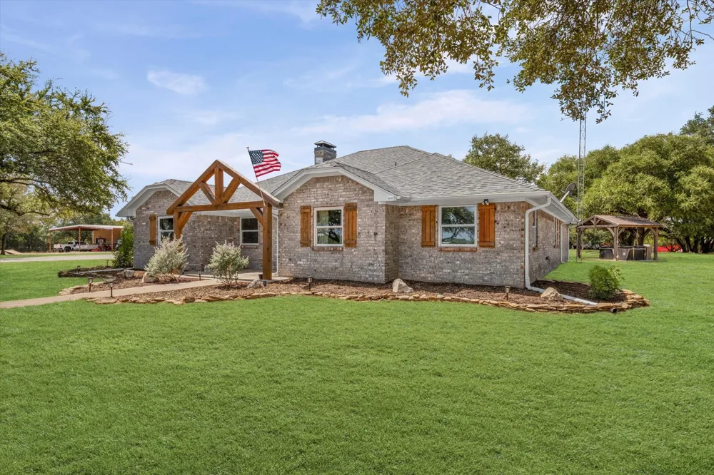 314 Bend Of The Bosque Road China Spring, TX 76633