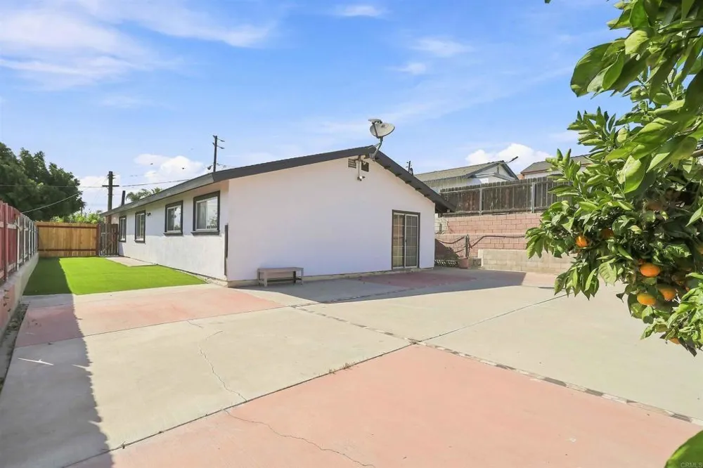 1009 Paraiso Avenue Spring Valley, CA 91977