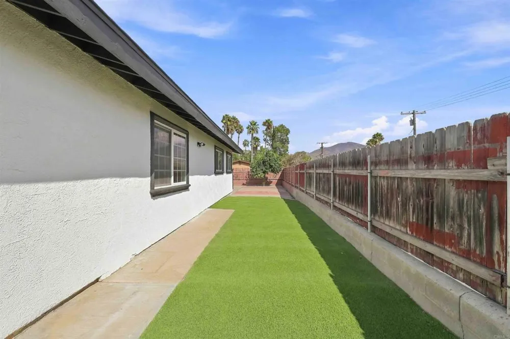 1009 Paraiso Avenue Spring Valley, CA 91977