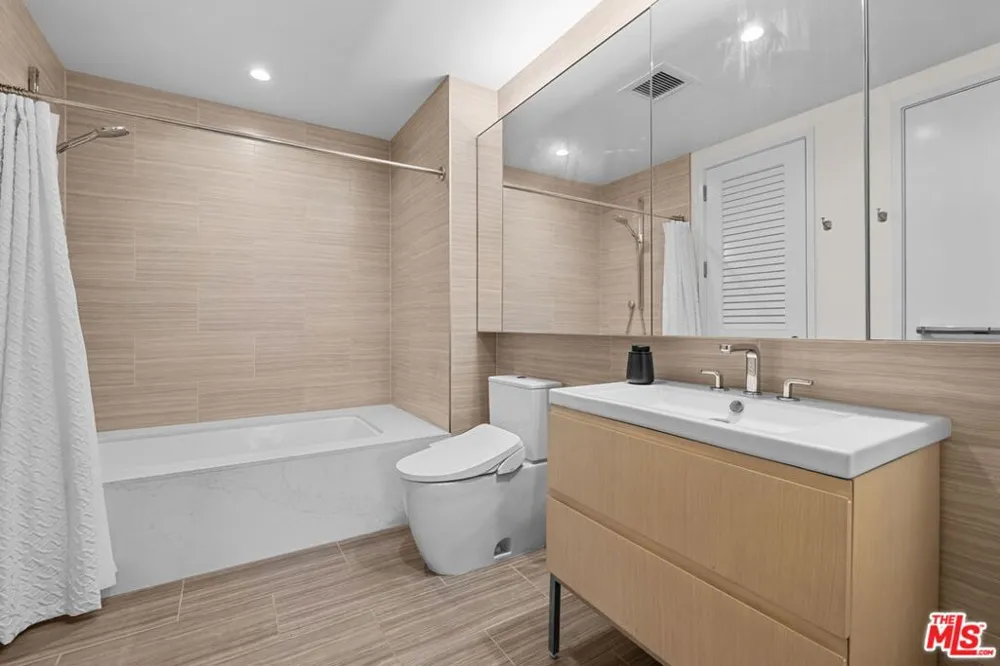 877 Francisco Street #1112 Los Angeles, CA 90017