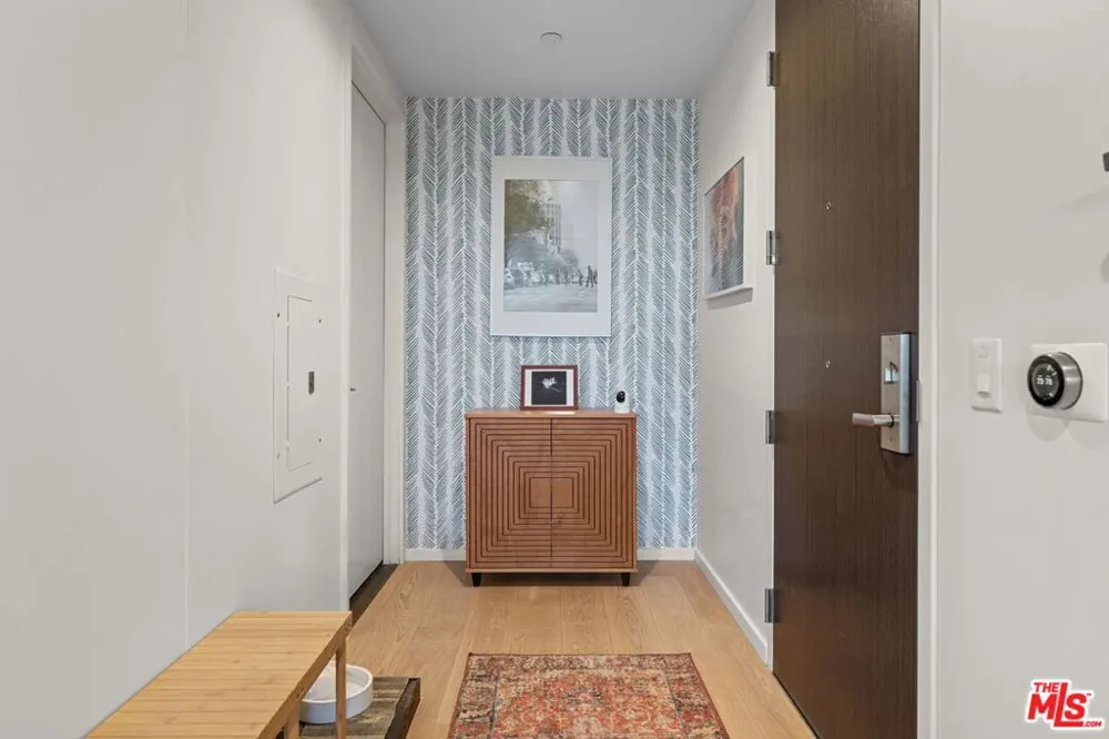 877 Francisco Street #1112 Los Angeles, CA 90017