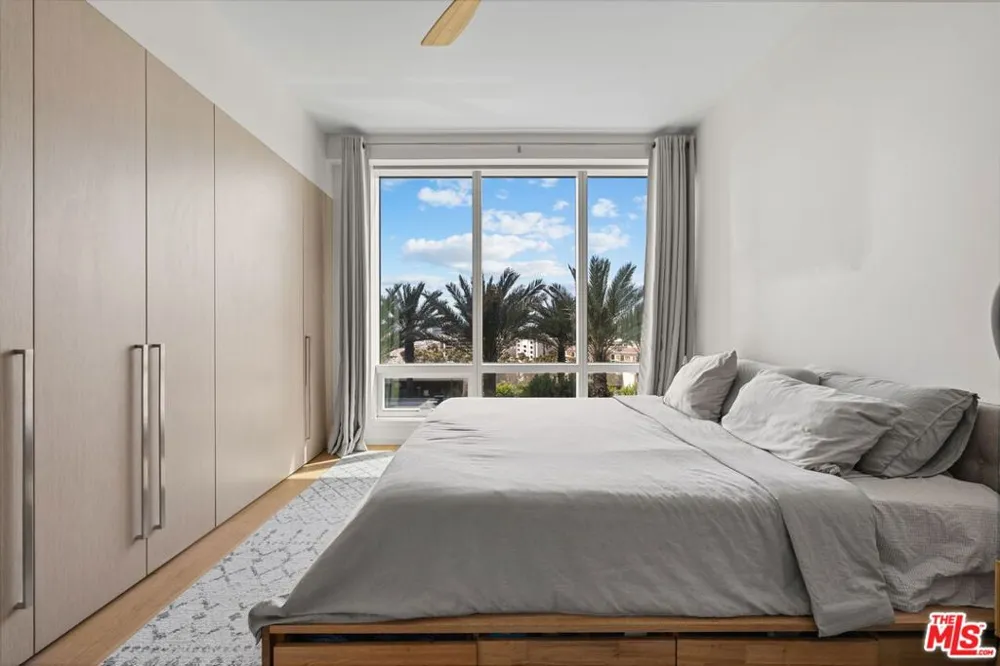 877 Francisco Street #1112 Los Angeles, CA 90017