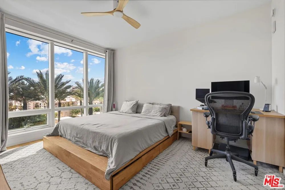 877 Francisco Street #1112 Los Angeles, CA 90017