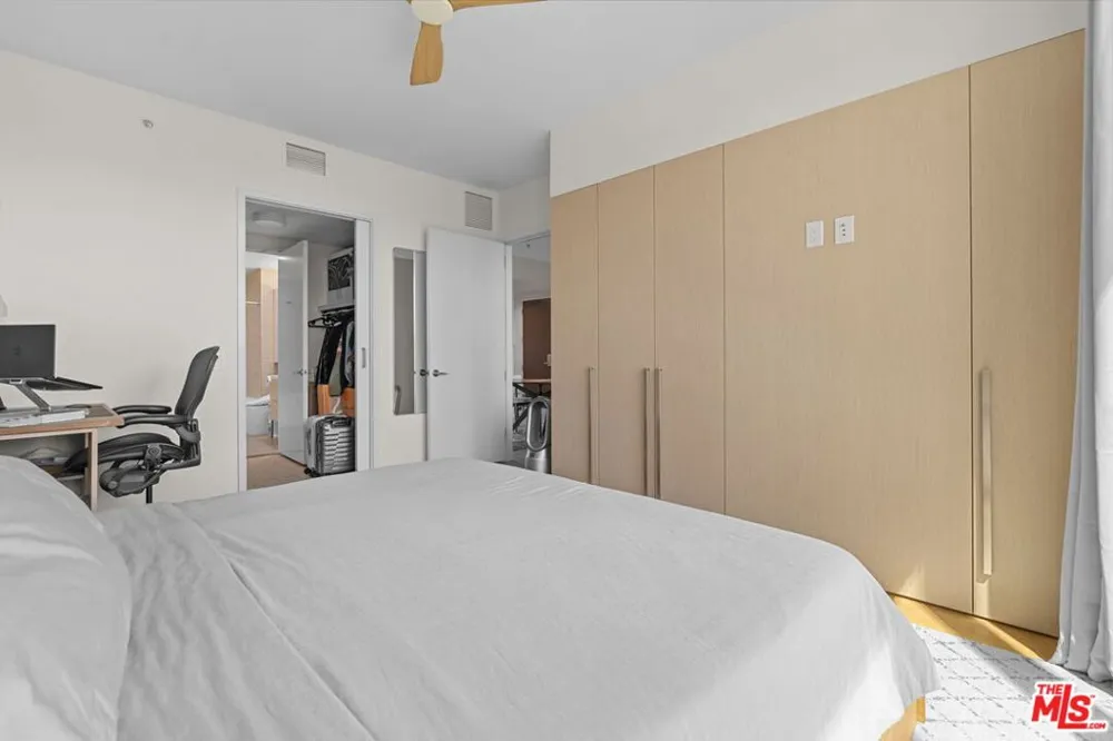 877 Francisco Street #1112 Los Angeles, CA 90017