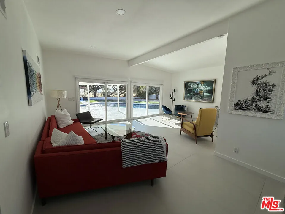 3060 Farrell Drive Palm Springs, CA 92262