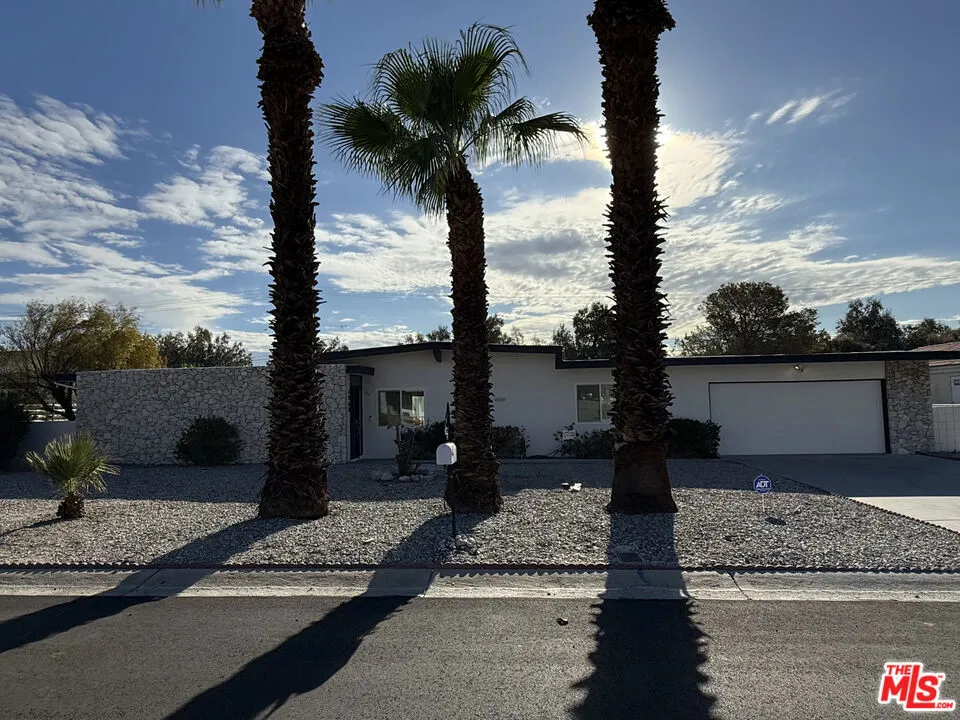 3060 Farrell Drive Palm Springs, CA 92262