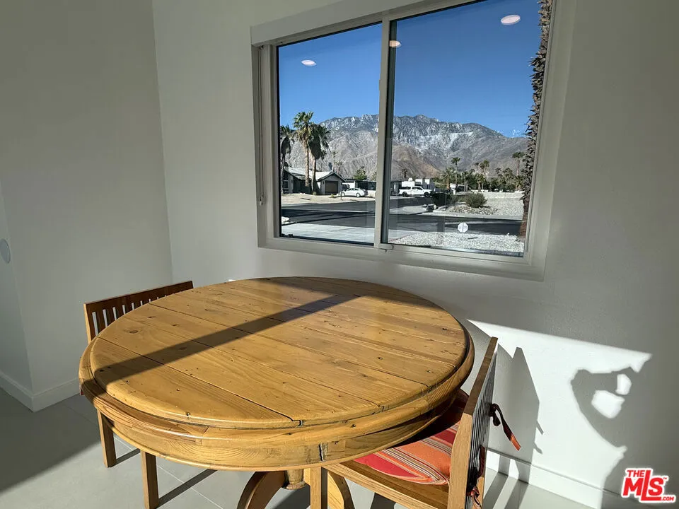3060 Farrell Drive Palm Springs, CA 92262
