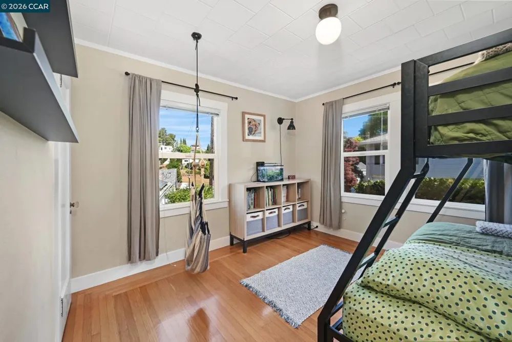 26 Cooke St Crockett, CA 94525