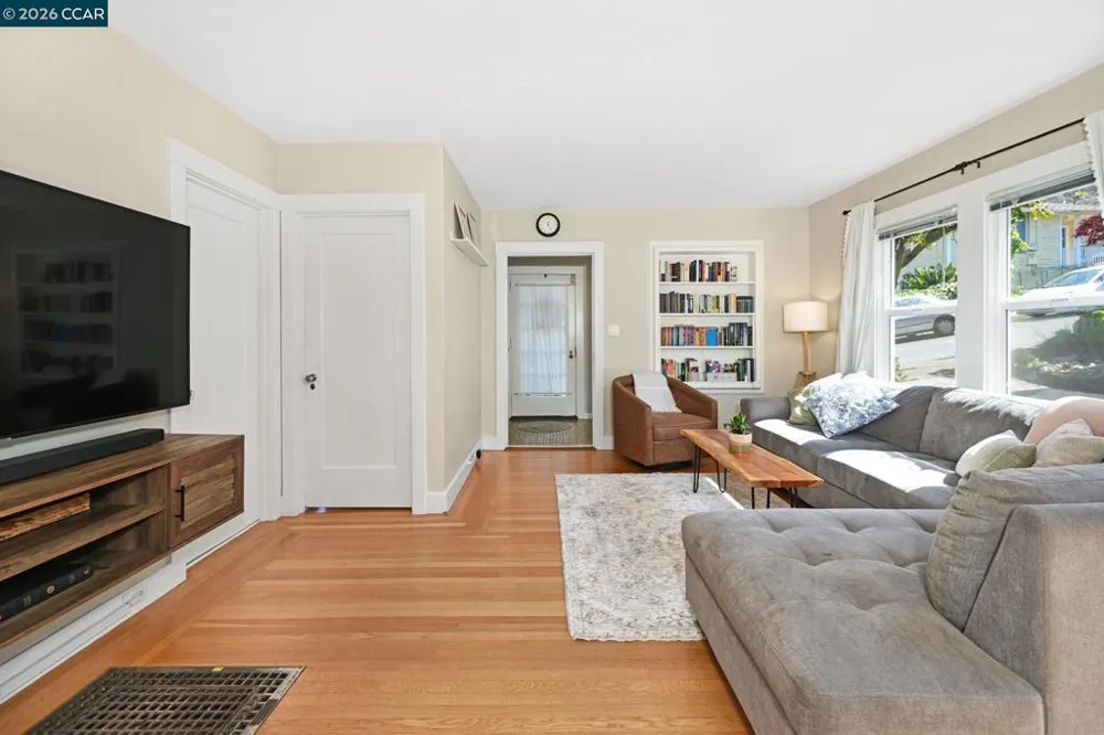 26 Cooke St Crockett, CA 94525