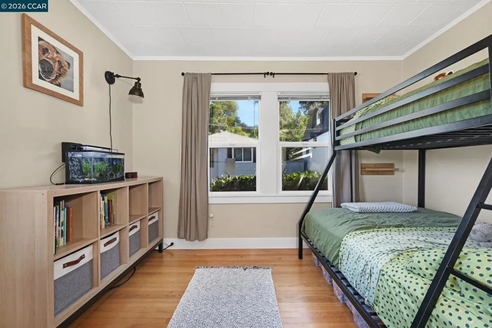 26 Cooke St Crockett, CA 94525