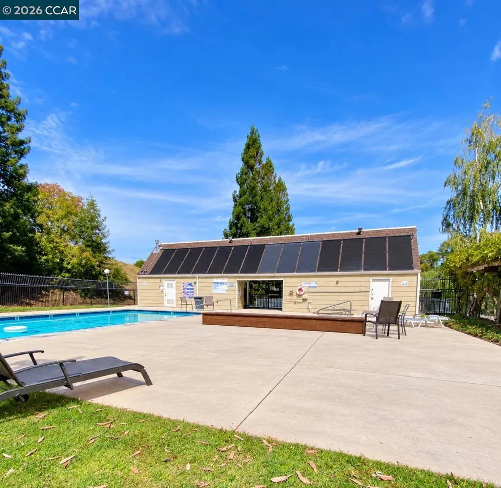 161 Village Pl Martinez, CA 94553