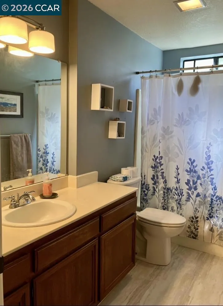 161 Village Pl Martinez, CA 94553