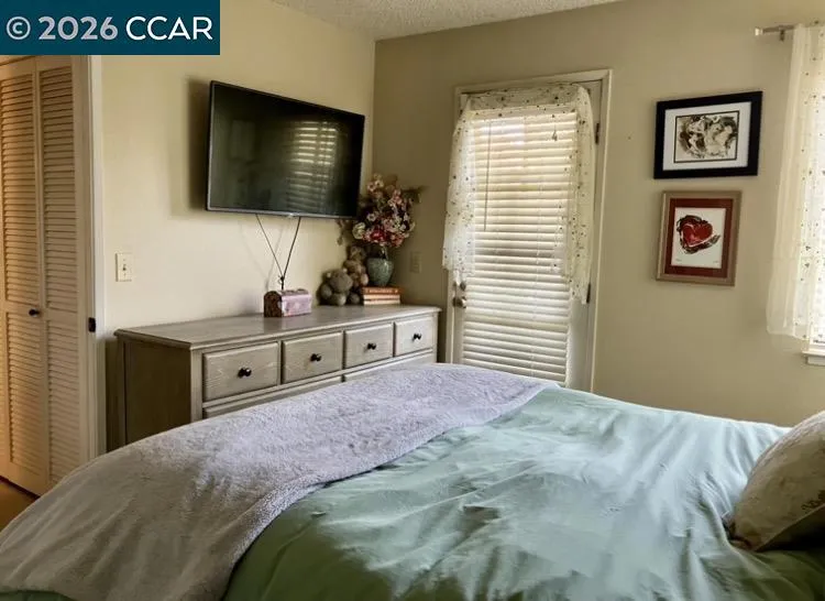 161 Village Pl Martinez, CA 94553