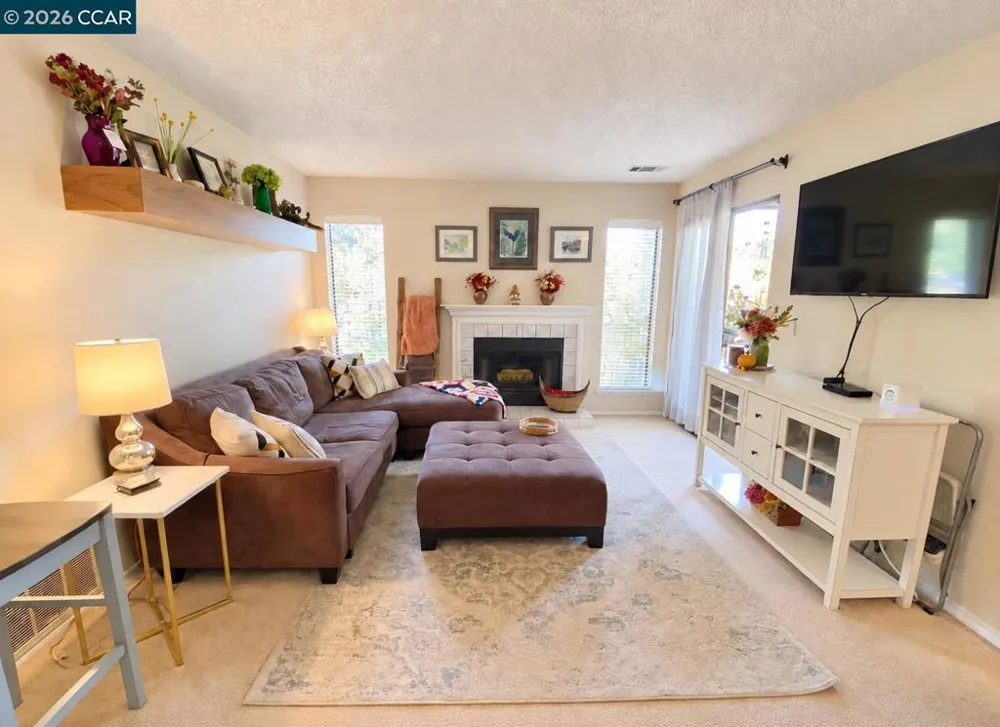 161 Village Pl Martinez, CA 94553