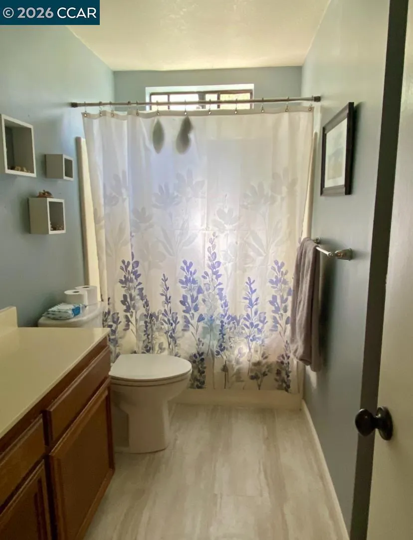 161 Village Pl Martinez, CA 94553
