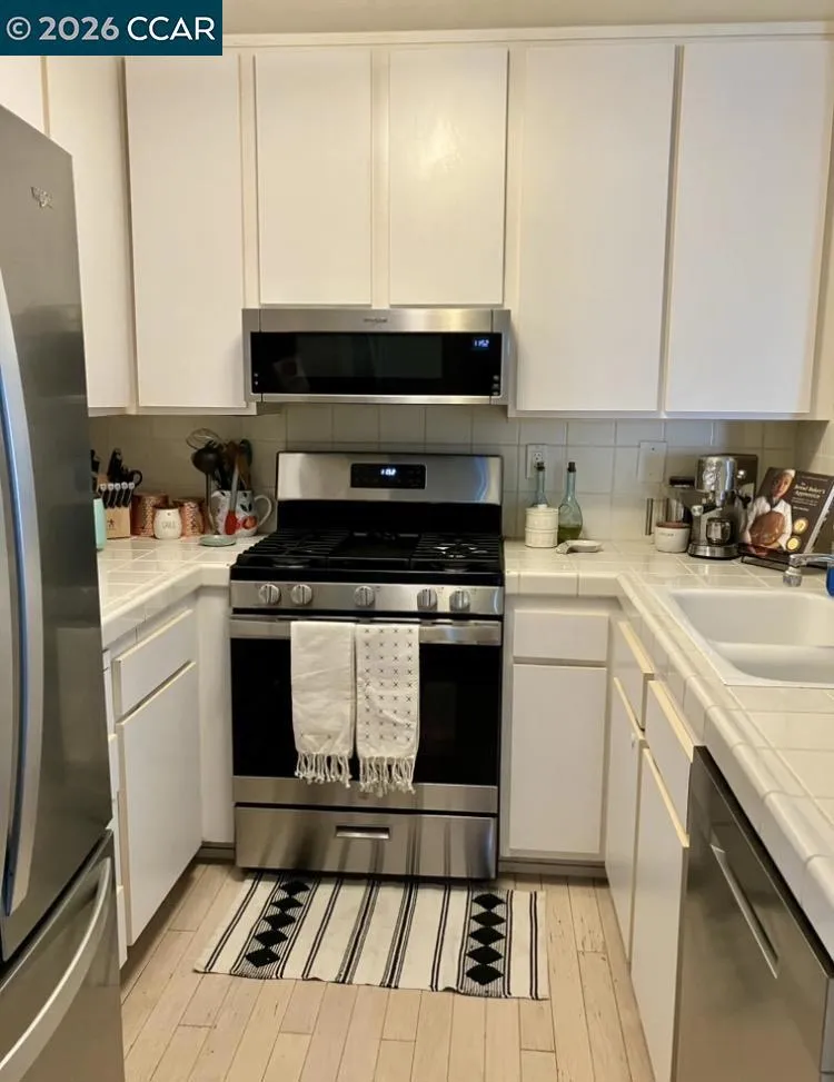 161 Village Pl Martinez, CA 94553