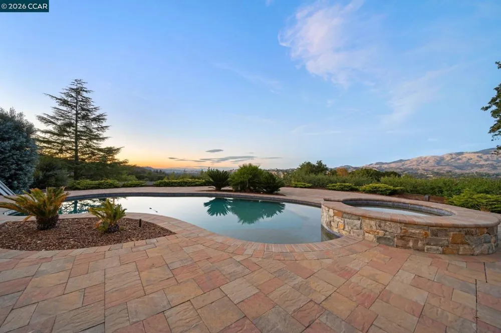 300 Oak View Ter Danville, CA 94526