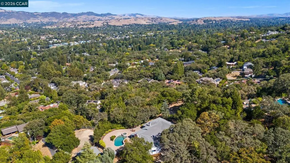 300 Oak View Ter Danville, CA 94526