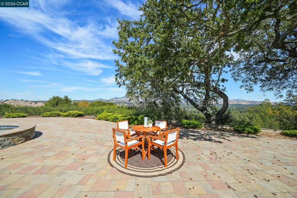300 Oak View Ter Danville, CA 94526
