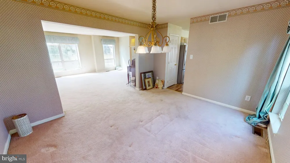 17 CHESTERTOWN ROAD Sicklerville, NJ 08081