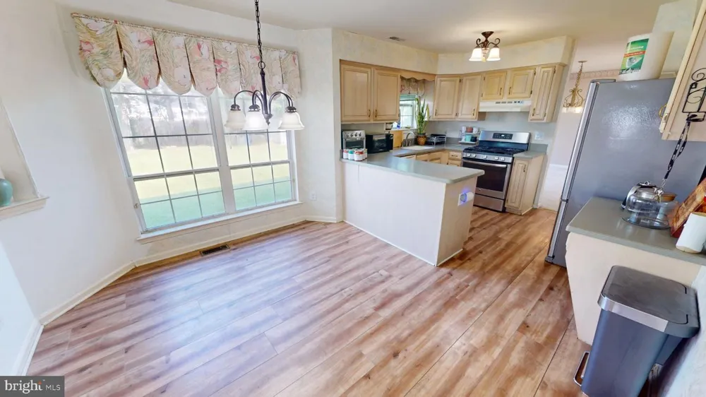 17 CHESTERTOWN ROAD Sicklerville, NJ 08081