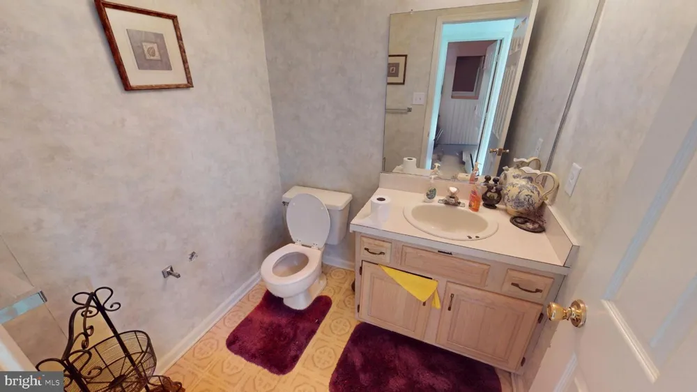 17 CHESTERTOWN ROAD Sicklerville, NJ 08081