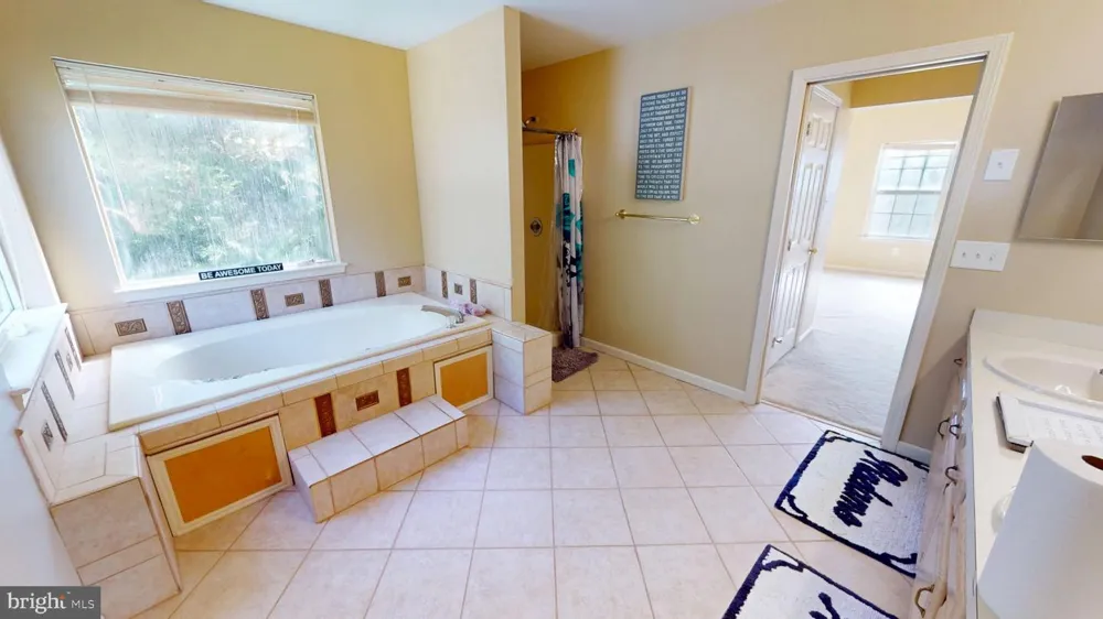 17 CHESTERTOWN ROAD Sicklerville, NJ 08081