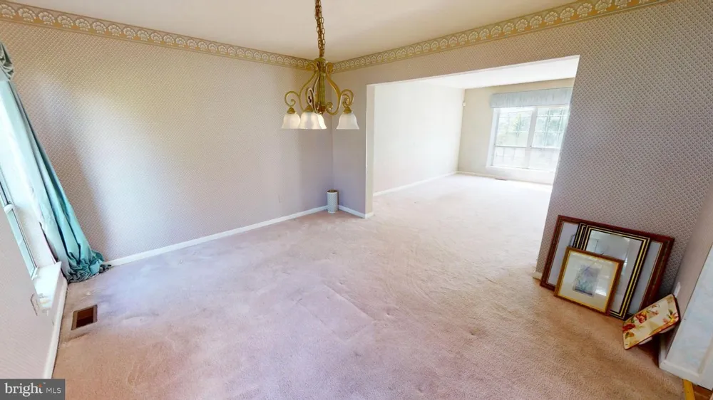 17 CHESTERTOWN ROAD Sicklerville, NJ 08081