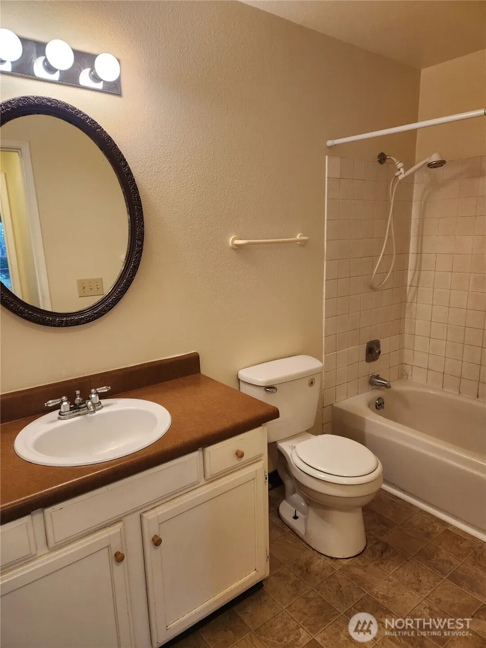 1936 Lincoln Avenue SE #202 Port Orchard, WA 98366